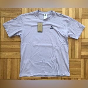 Size Medium Mens Nike ACG Photographer Loose Dri-FIT T-Shirt Purple HJ0800-515